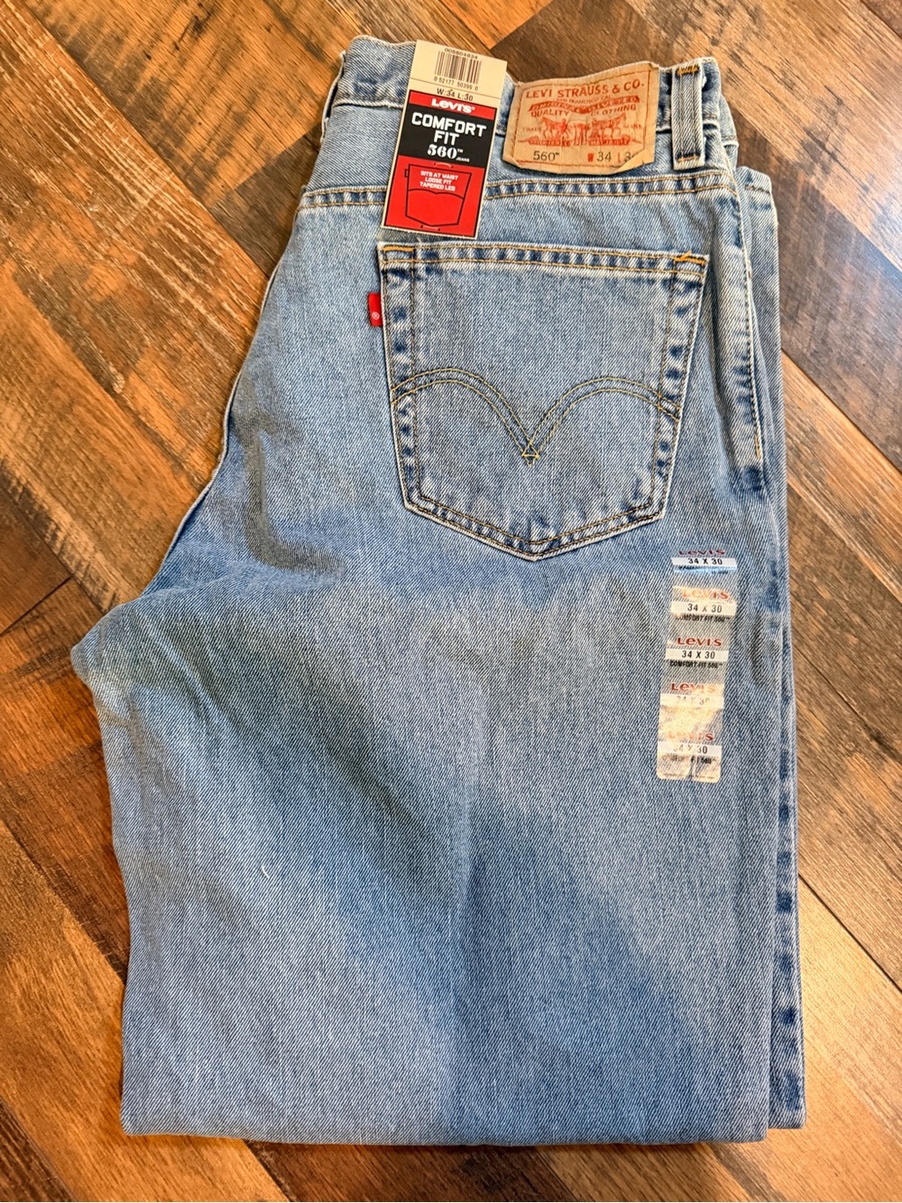 Levi's Men's Light Blue Relaxed Fit 560 Jeans